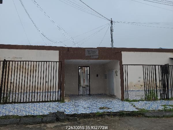 Casa em Campina Grande, Tres Irmas, Rua Manoel Leano Da Silva, N. 55, 55-D, PB. Área: 52.5m2