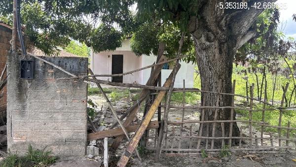 Casa em Demerval Lobão, Centro, Rua C, N. 115, Cs 115, PI. Área: 56m2