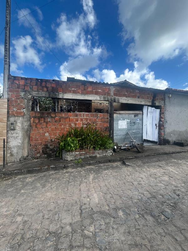 Casa em Igarassu, Arassoiaba, Rua Andradina, N. 15, Qd 14, PE. Área: 55m2