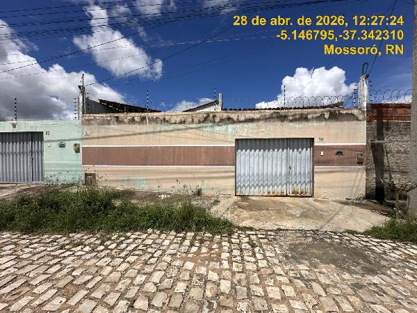 Casa em Mossoró, Santo Antonio, Rua Girassol, N. 95, Lt 17 Qd 08, RN. Área: 58.6m2
