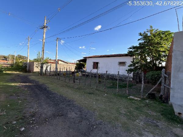 Casa em Demerval Lobão, Centro, R Travessa Cristovao Soares, N. 10,, PI. Área: 66.16m2