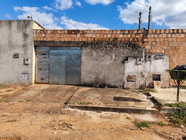 Casa em Luziânia, Cidade Osfaya, Rua Copacabana, N. Sn, Cs 01, Lt 12, Qd 32, GO. Área: 60.72m2