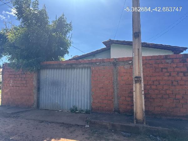 Casa em Demerval Lobão, Bairro Boa Esperanca, Rua Quaresma, N. 59,, PI. Área: 56m2