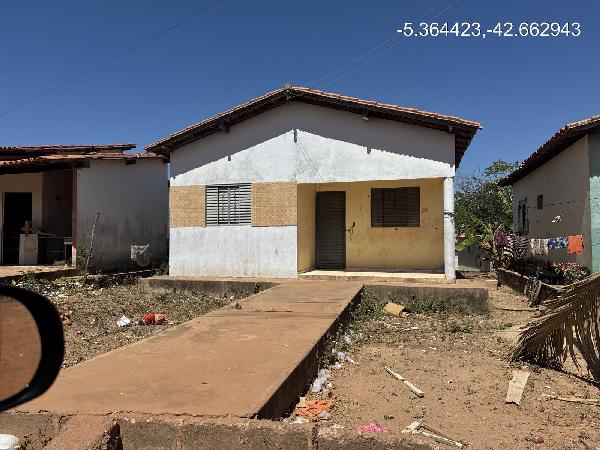 Casa em Demerval Lobão, Bairro Cidade Nova, Rua 03, N. 993,, PI. Área: 56.52m2
