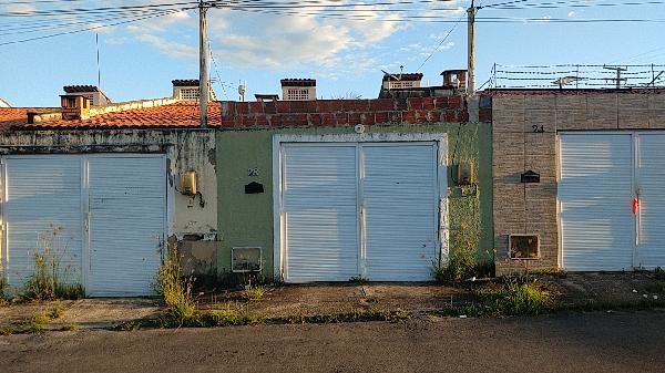 Casa em Itaitinga, Jabuti, Rua Sdo A, N. 28, Qd B Lt 02 E 03, CE. Área: 70m2