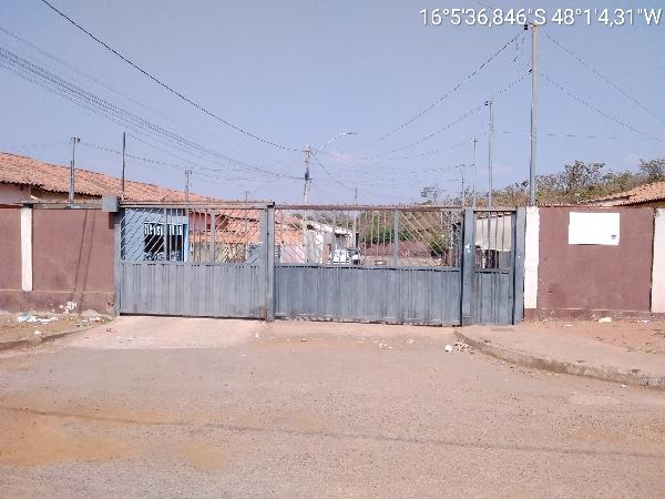 Casa em Valparaíso de Goiás, Pacaembu, Qd 141, N. S/N, Cs 02 Lt 09, GO. Área: 48m2