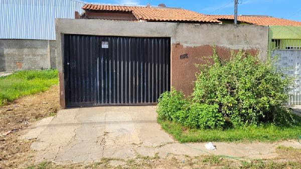 Casa em Luís Eduardo Magalhães, Lot Florais Lea Ii, Rua Carmem Miranda, N. 1075, Quadra 24 Lot 09c, BA. Área: 68.1m2