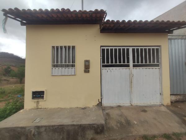 Casa em Iaçu, Centro, Rua Santa Rosa, N. 150,, BA. Área: 56.69m2