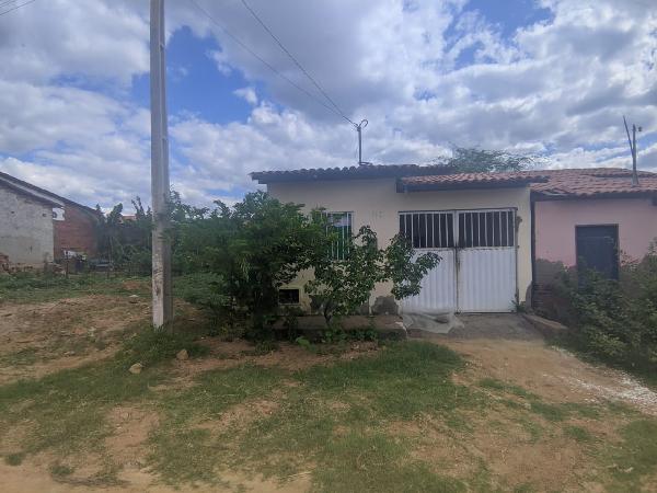 Casa em Iaçu, Boiadeira, Rua Santa Rosa, N. 141,, BA. Área: 59.94m2