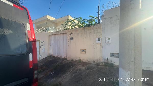 Casa em Montes Claros, Planalto, Rua Rio Gurutuba, N. 346, Cs 02, Lt 25, Qd K, MG. Área: 79.28m2