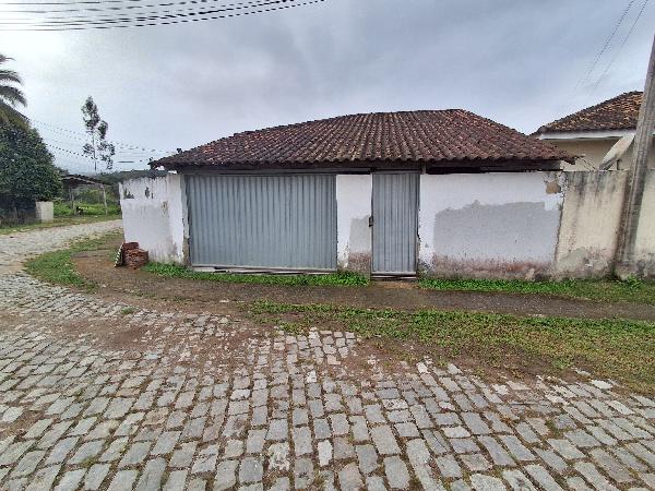 Casa em Rio Bonito, Rio Vermelho, Rua 2, N. 37, Casa 08, RJ. Área: 70m2