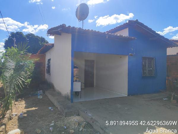 Casa em Água Branca, Poeirão, Rua Nove, N. Sn, Lt 06, Qd B1, Lot Serragem, PI. Área: 62.7m2