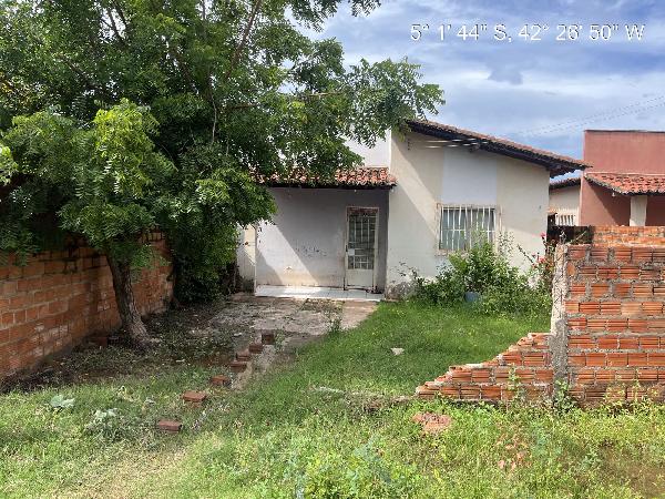 Casa em Altos, Bairro Ciana, Rua Crucial, N. 1866,, PI. Área: 69.98m2