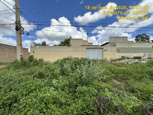Casa em Mossoró, Abolicao, Rua Zuca Paiva, N. 375,, RN. Área: 65.89m2