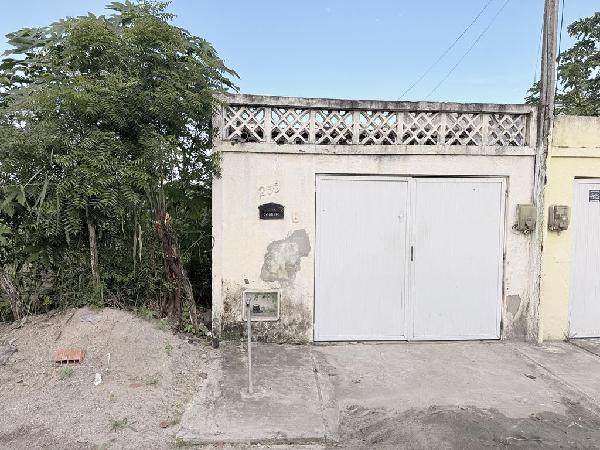 Casa em Itaitinga, Parque Genezare, Rua Das Acucenas, N. 255, Qd 40 Lt 03 E 06, CE. Área: 70m2