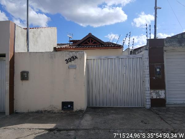 Casa em Campina Grande, Presidente Medici, Rua Severino Pereira Rodrigues, N. 393, Cs A, PB. Área: 64m2
