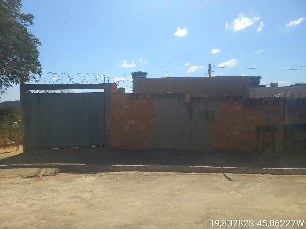 Casa em Nova Serrana, Taninha Saldanha, Rua ConceiÇÃO Maria De Jesus, N. 412, Cs 01 Lt 09 Qd 08, MG. Área: 63.3m2