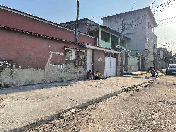 Casa em São Gonçalo, Trindade, Rua Barra Mansa, N. 336, 1dist Qd113 Lt05 Cs 5, RJ. Área: 33m2