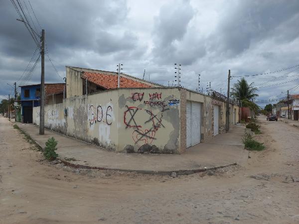 Casa em Horizonte, Cajueiro Da Malhada, Rua Vinte De Novembro, N. 23, Lt 03, CE. Área: 90m2