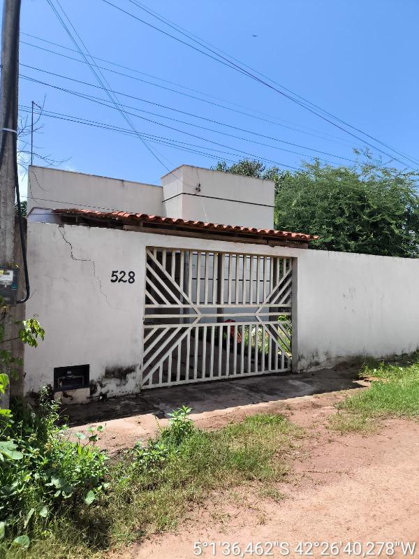 Casa em Altos, Ciana, Rua Luanda, N. 24, 528,, PI. Área: 54.19m2