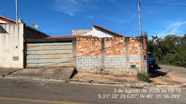 Casa em Três Pontas, Antonio De Brito Mendonca, Rua Altair Ferreira Naves, N. 117, Lt 12 Qd 02 Antiga Rua F, MG. Área: 45.8m2
