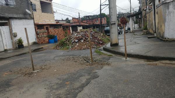 Casa em São Gonçalo, Laranjal, Rua Italva, N. 68, Cs 08, RJ. Área: 32.18m2