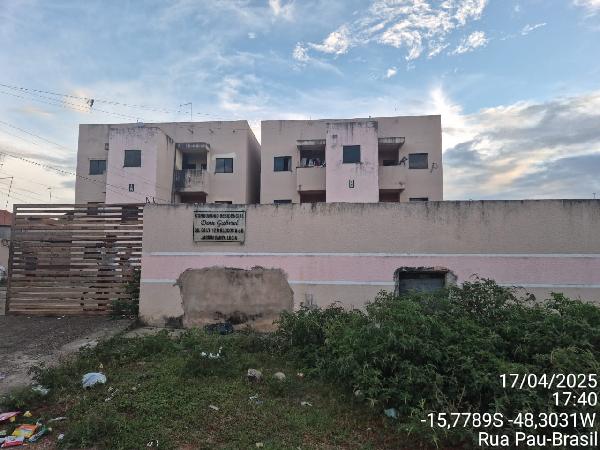 Apartamento em Águas Lindas de Goiás, Jardim Santa Lucia, Quadra 4, N. Sn, Apto 102, Bl B, Lt 12-D, Rua Pau Brasil, GO. Área: 52.97m2