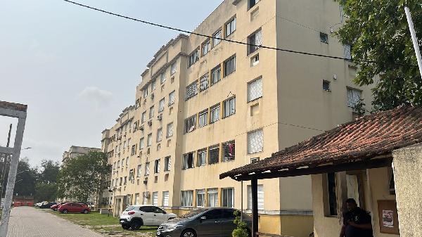 Apartamento em Rio de Janeiro, Inhoaiba, Rua Gentil De Ouro, N. 615, Apto 411, Bl 08, RJ. Área: 48m2