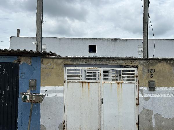 Casa em Nova Iguaçu, Ipiranga, Rua Sete, N. 130, Casa03,, RJ. Área: 33m2