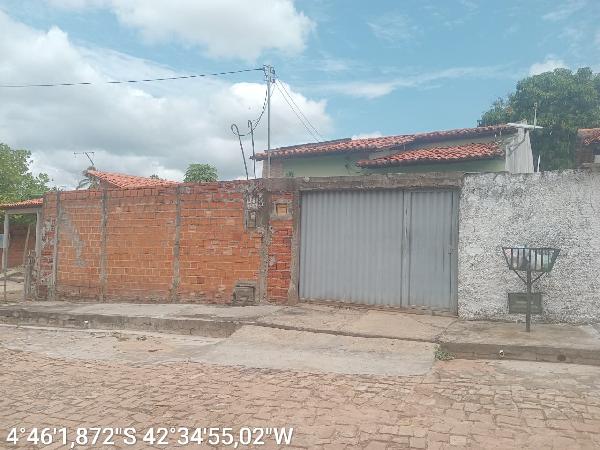 Casa em José de Freitas, Centro, Rua 24 De Julho, N. 448,, PI. Área: 70m2