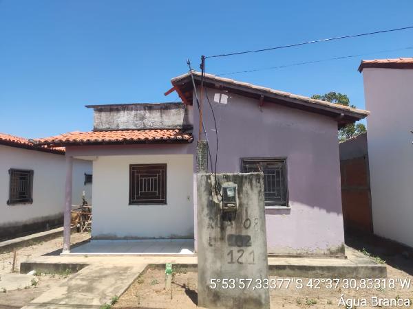 Casa em Água Branca, Poeirão, Rua Oito, N. S/N, Lt 121, PI. Área: 63m2