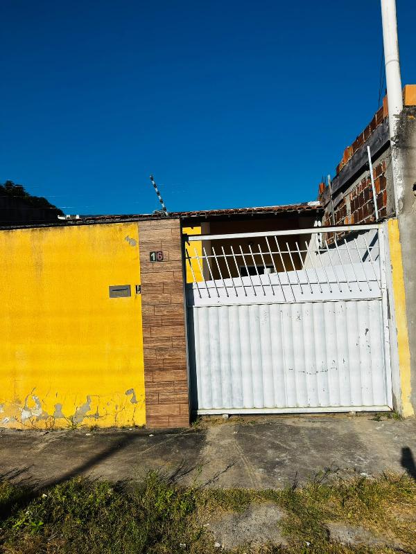 Casa em Feira de Santana, Campo Limpo, Rua Cairari, N. 16,, BA. Área: 58.9m2