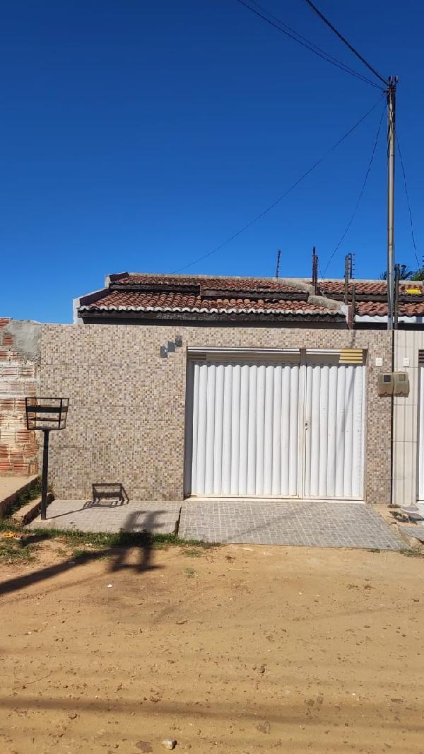 Casa em Santa Maria da Boa Vista, José Lustosa Cantare, Rua Padre Maurilo Sampaio, N. 274,, PE. Área: 67.13m2