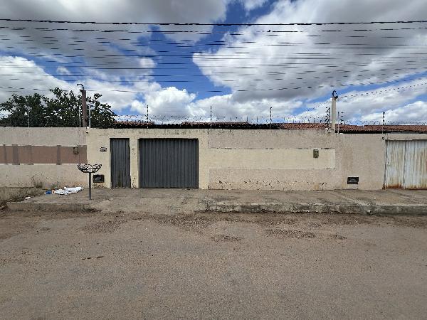Casa em Mossoró, Santa Julia, Rua Hummer, N. 50, Qd 32 Lt 28, RN. Área: 55.81m2