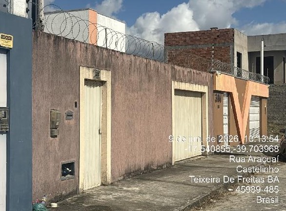 Casa em Teixeira de Freitas, Nanuque, Rua Aracuai, N. 320, Lote 11 Quadra 12, BA. Área: 65.79m2