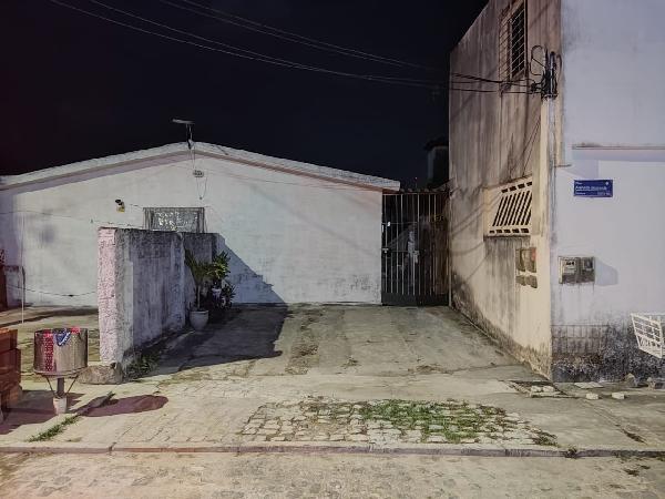 Casa em Abreu e Lima, Desterro, Rua Alameda Jacaranda, N. 03, Casa 03, PE. Área: 48m2