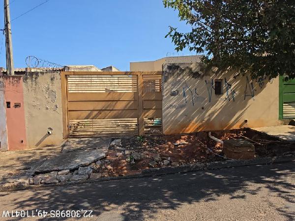 Casa em Bauru, Parque Jaragua, Rua Benedito Leite De Brito, N. 9-127, Lote 10 Quadra 42 Quarteirao 09, SP. Área: 60.98m2