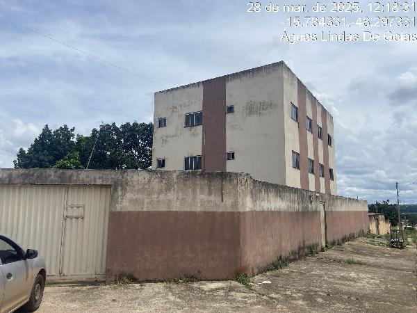Apartamento em Águas Lindas de Goiás, Jardim Santa Lucia, Quadra 32, N. S/N, Apto 103, Vg 03, Lt 16, Rua Sucupira, GO. Área: 59.88m2
