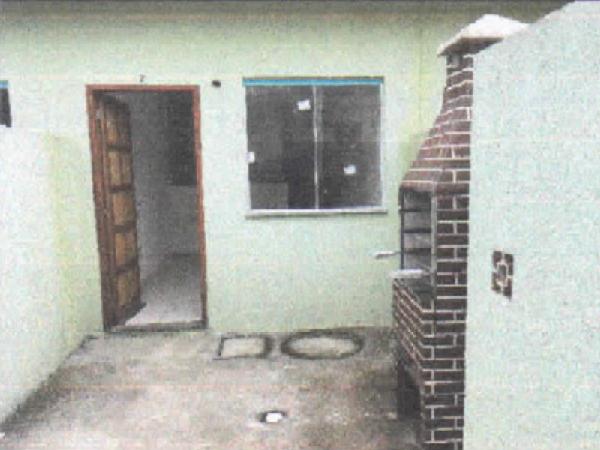 Casa em São Gonçalo, Vista Alegre, Avenida Almirante Amorim Do Vale, N. 330, Cs 02, RJ. Área: 36m2