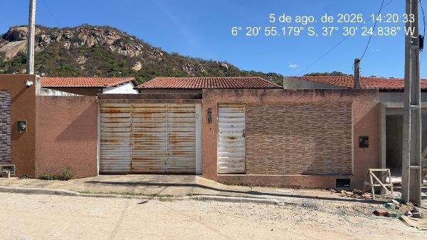Casa em Brejo do Cruz, Centro, Rua Jose Eloi De Oliveira, N. 901,, PB. Área: 90.84m2