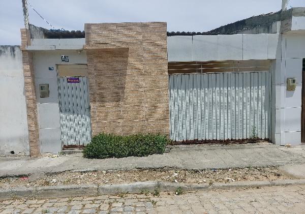 Casa em São Bento do Una, Centro, Rua Projetada 06, N. 40, Qd 07, PE. Área: 81.4m2
