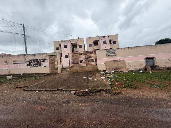 Apartamento em Águas Lindas de Goiás, Jardim Santa Lucia, Quadra 04, N. Sn, Apto 201, Bl A Lt 12-D Rua Pau Brasil, GO. Área: 52.97m2