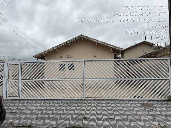 Casa em Praia Grande, Princesa, Rua Vanivaldo Gomes De Aragao, N. 224, Casa 02, SP. Área: 28.76m2