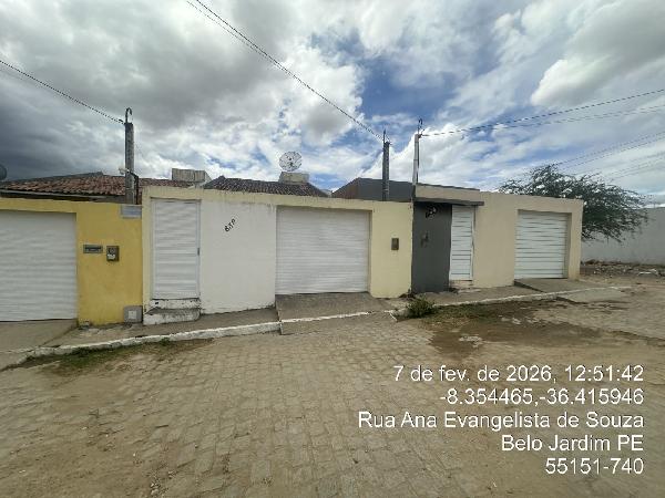 Casa em Belo Jardim, Floresta, Rua Francisco Solom De Lima, N. 638, Lt 14, Qd E, Lot Portal Kennedy Ii, PE. Área: 73.94m2