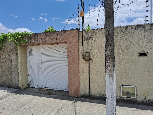Casa em Maracanaú, Pau-serrado, Rua 111, N. 127, Lt 09 Qd 05, CE. Área: 82.17m2