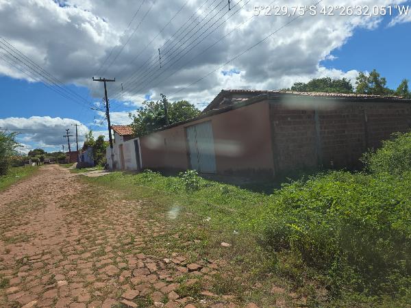 Casa em Altos, Bairro Santa Ines, Rua Colorado, N. 323,, PI. Área: 57.25m2