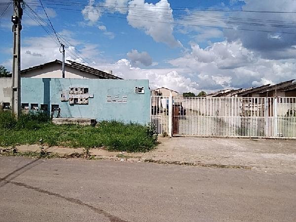 Casa em Luziânia, Mansoes De Recreio Estrela Dalva Iv, Quadra 150 Lote, N. 10, Casa 05, GO. Área: 52.65m2
