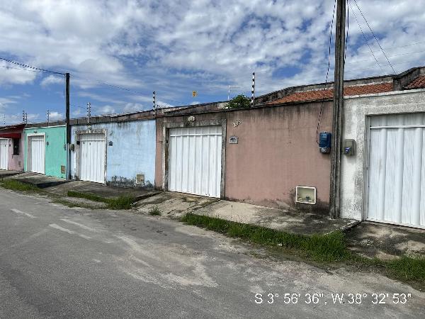 Casa em Itaitinga, Caracanga, Rua Rio Timbo, N. 195, Qd 04 Lt 17, CE. Área: 71.83m2