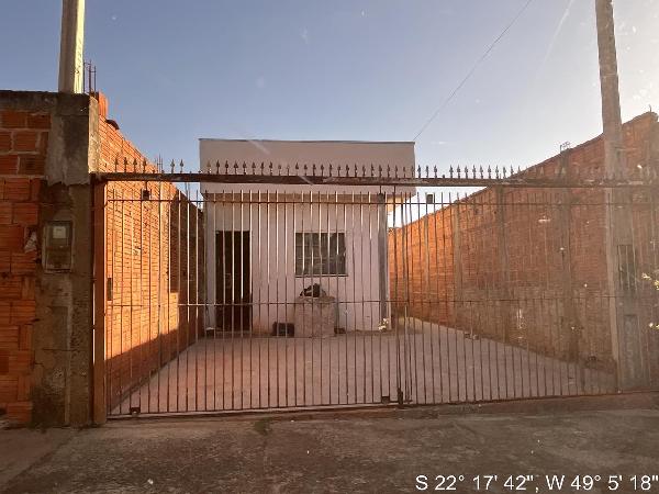 Casa em Bauru, Jardim Marilia, Rua Joel Jose Sinhoretti, N. 2-69,, SP. Área: 36.8m2