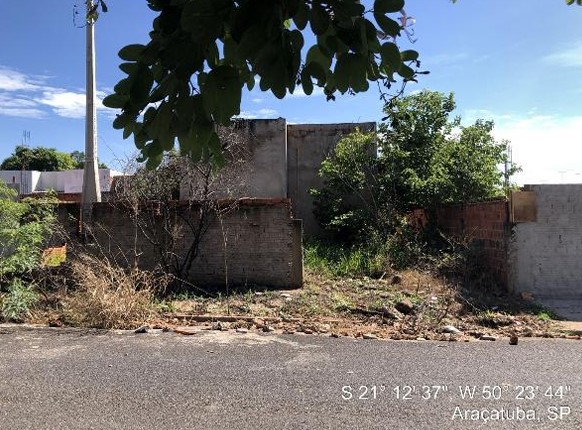 Terreno em Araçatuba, Residencial Agua Branca, Rua Aurea De Oliveira Dos Santos, N. Sn, Lt 35 Qd S, SP. Área: 250m2